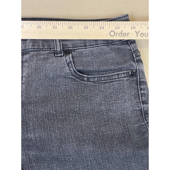 Chicos Jeans Adult 1 Short Gray Platinum Denim Stretch Comfort Womens - Picture 6 of 13